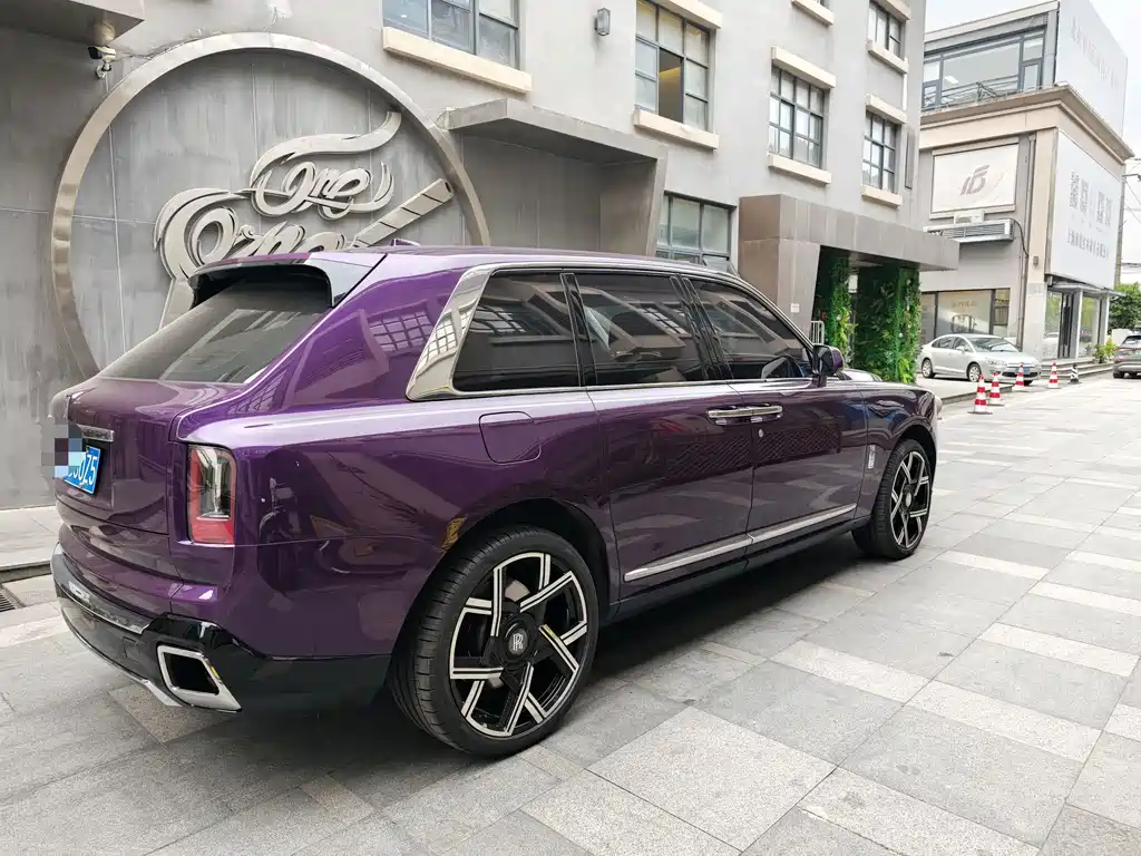 Rolls-Royce Cullinan — миниатюра 8