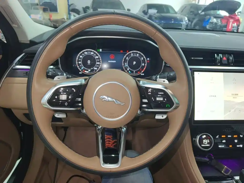 Jaguar XFL — миниатюра 11
