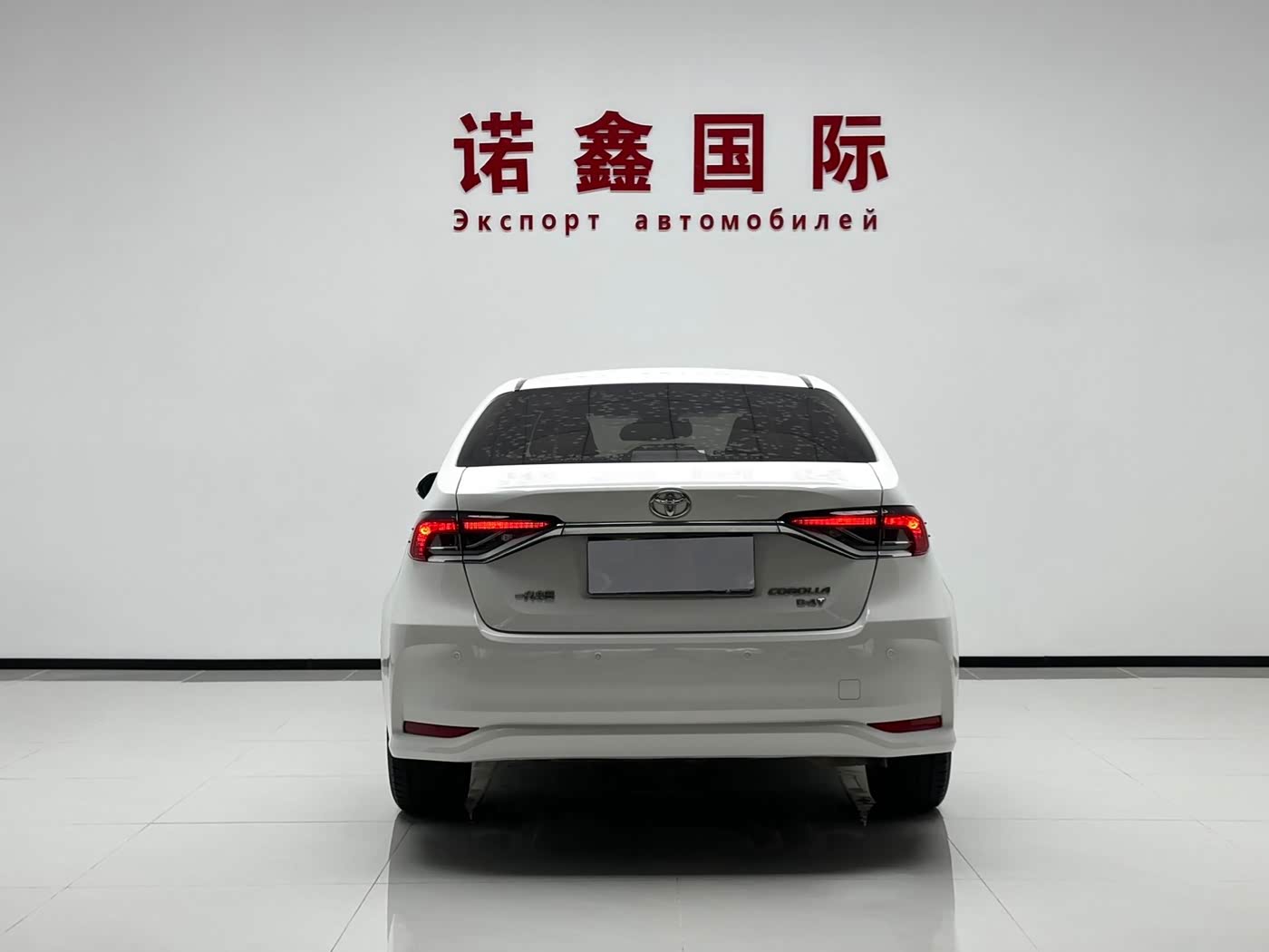 Toyota Corolla 1.2 л 2023 г. Белый, пробег 47000 км