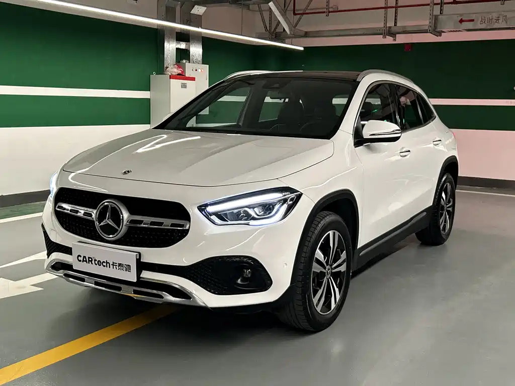 MERCEDES-BENZ GLA