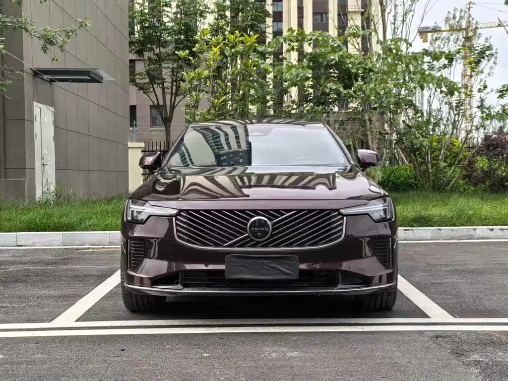 Volvo S90 2026 B5 Luxury