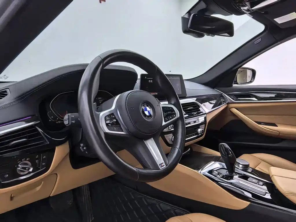 BMW 5 Series — миниатюра 17