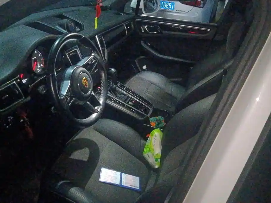 Porsche Macan — миниатюра 12