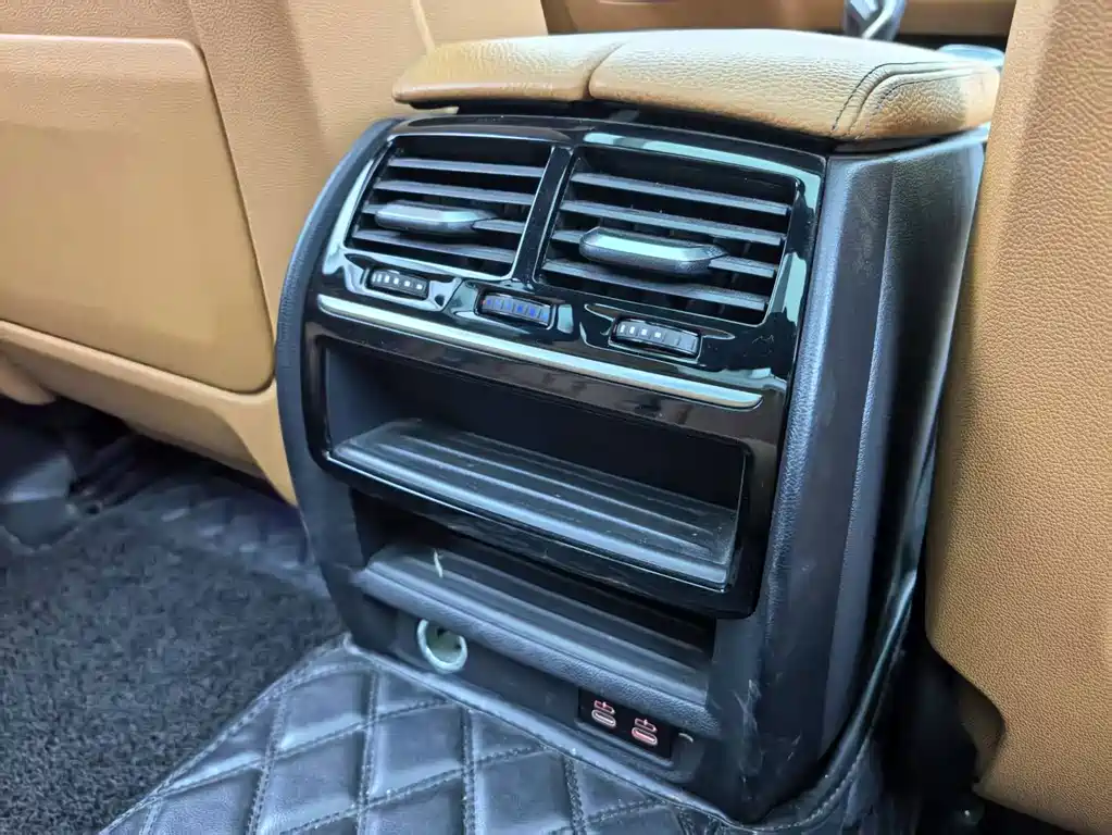 BMW 5 Series — миниатюра 11