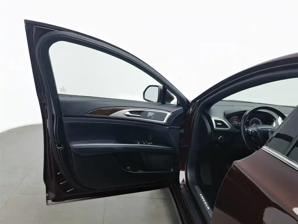 Lincoln MKZ 2018 2.0T Premium