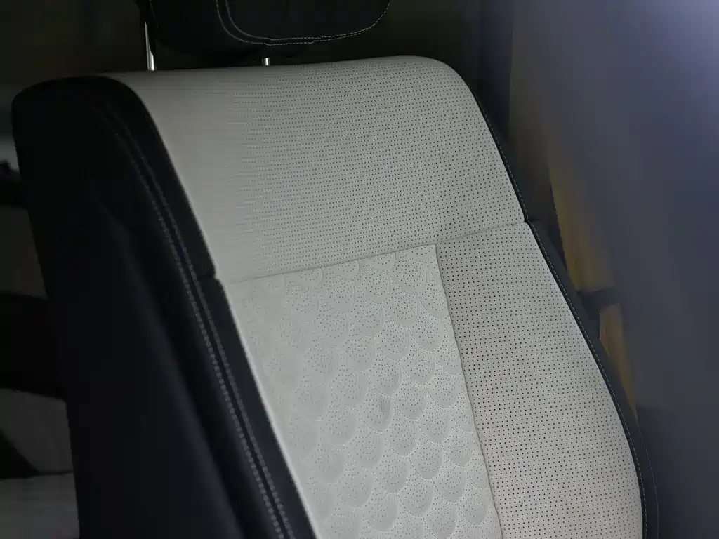 Mercedes-Benz G-Class — миниатюра 8