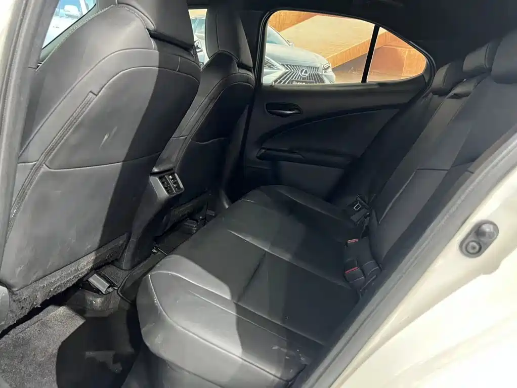 Lexus UX — миниатюра 4