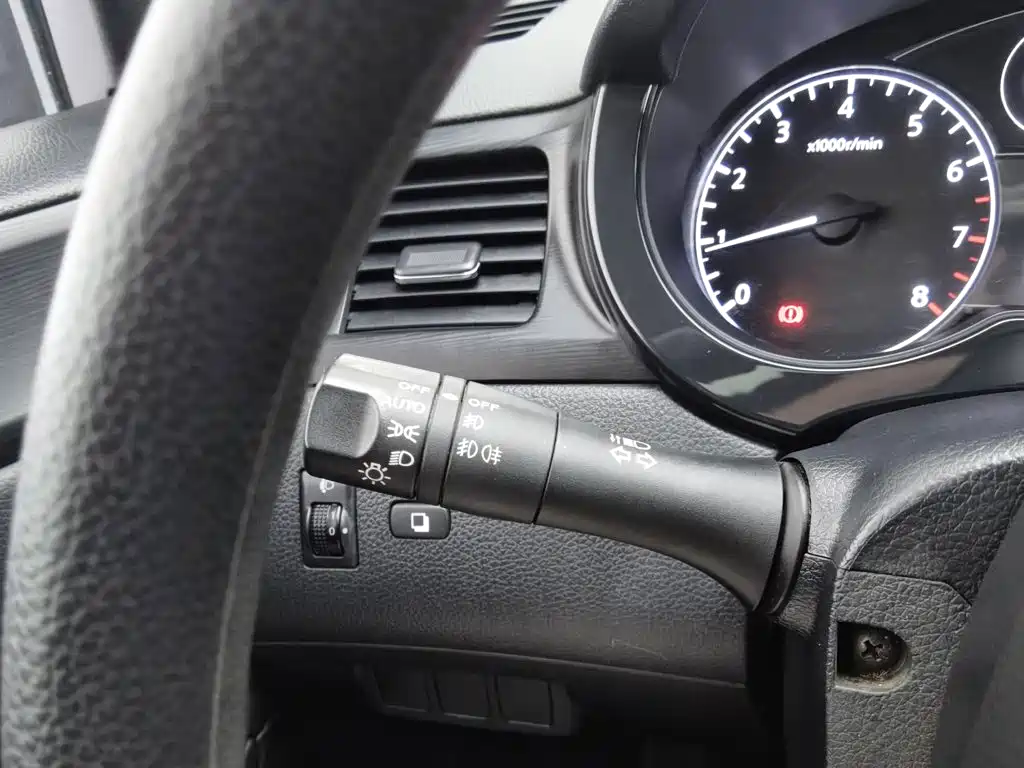Nissan Tiida — миниатюра 21
