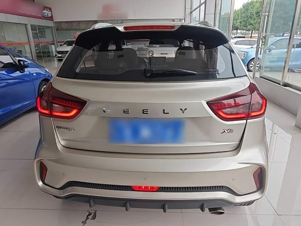Geely Vision X3 1.5 л 2021 г. шампань/коричневый, пробег 44400 км