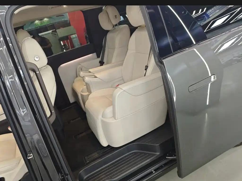 Li Auto Li MEGA — миниатюра 7