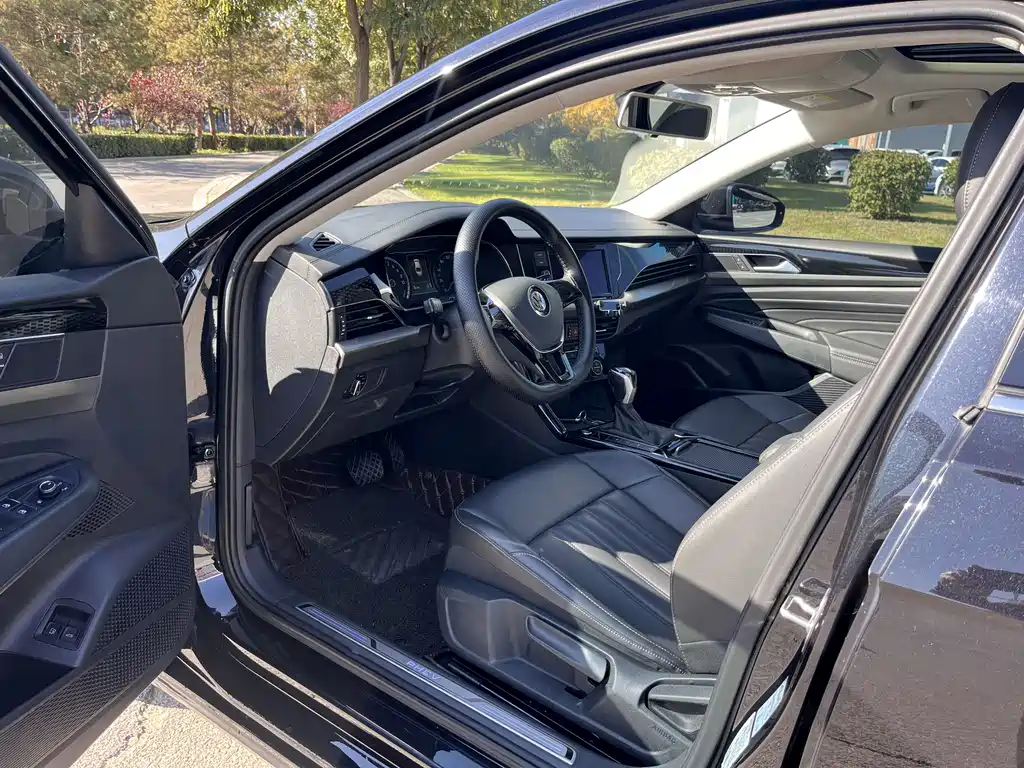 VOLKSWAGEN PASSAT NEW ENERGY