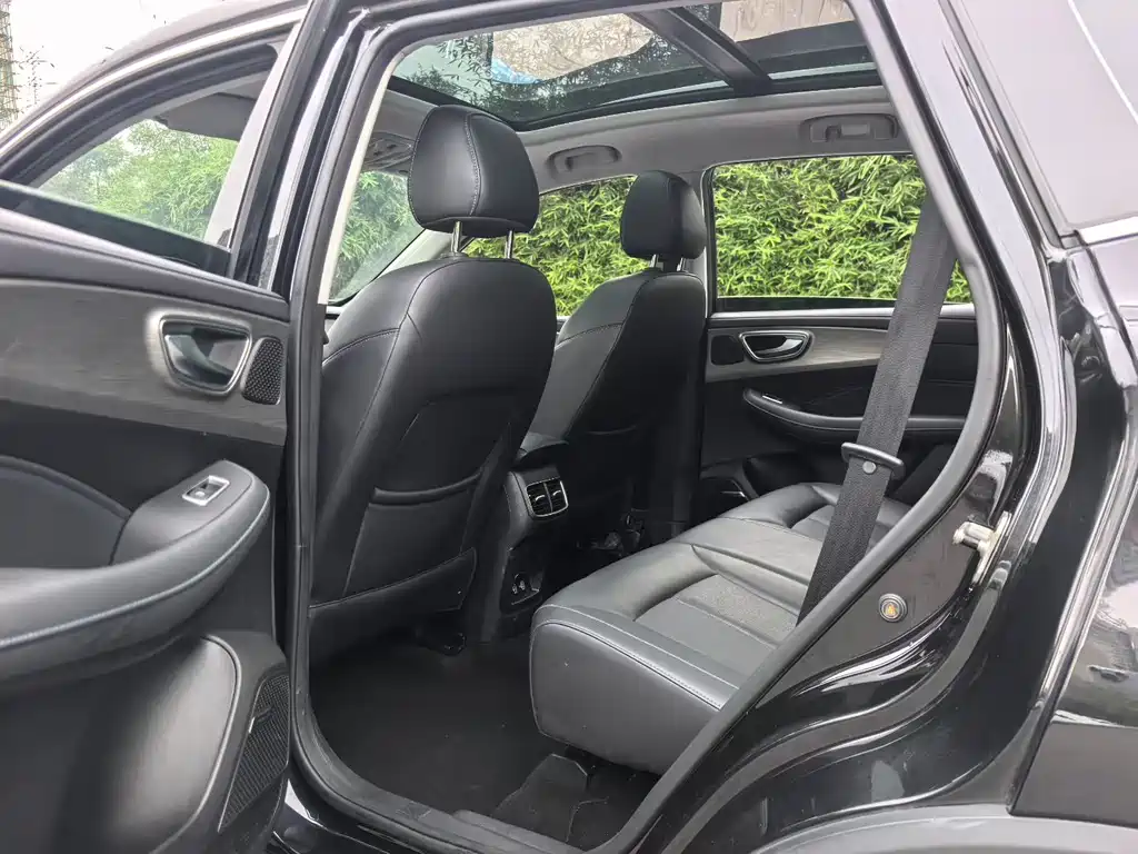 Roewe RX5 — миниатюра 5