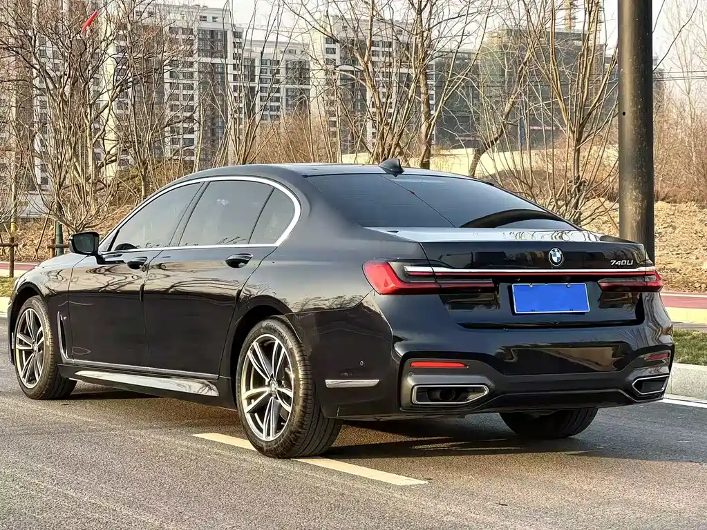 BMW 7 SERIES