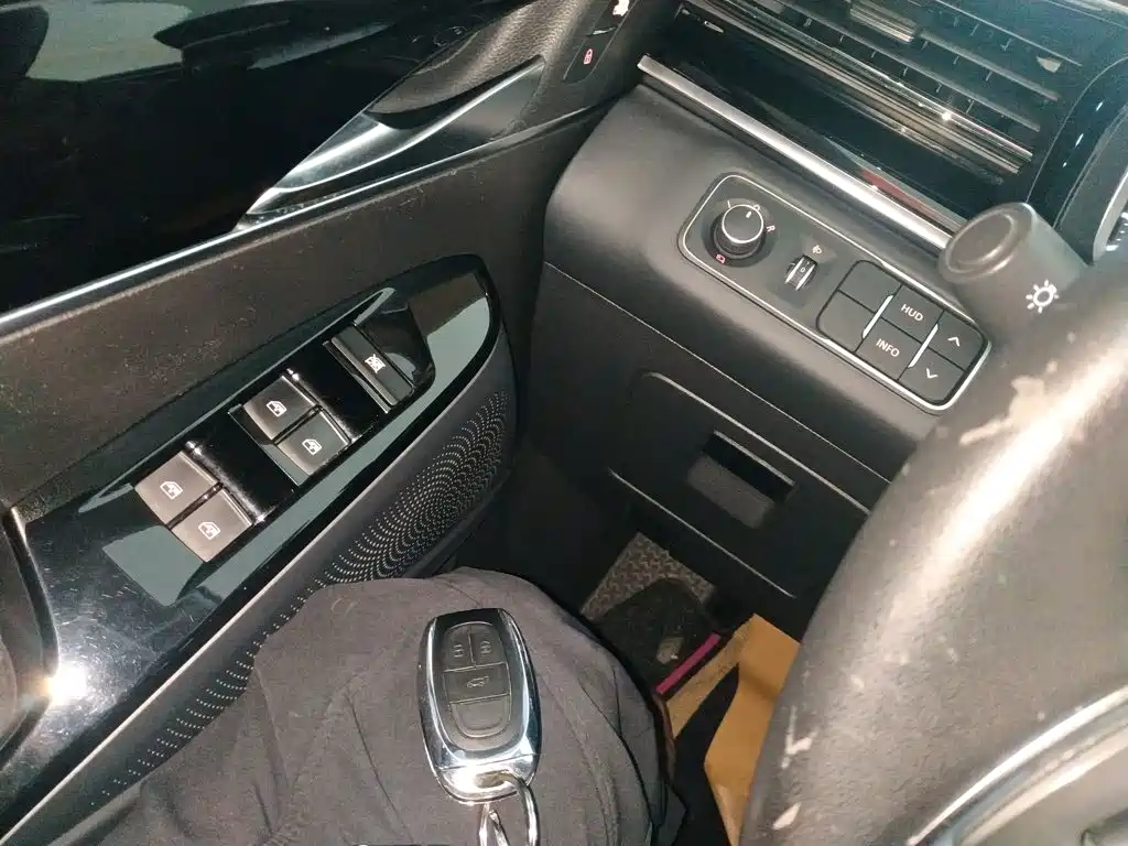 Maxus D60 — миниатюра 9