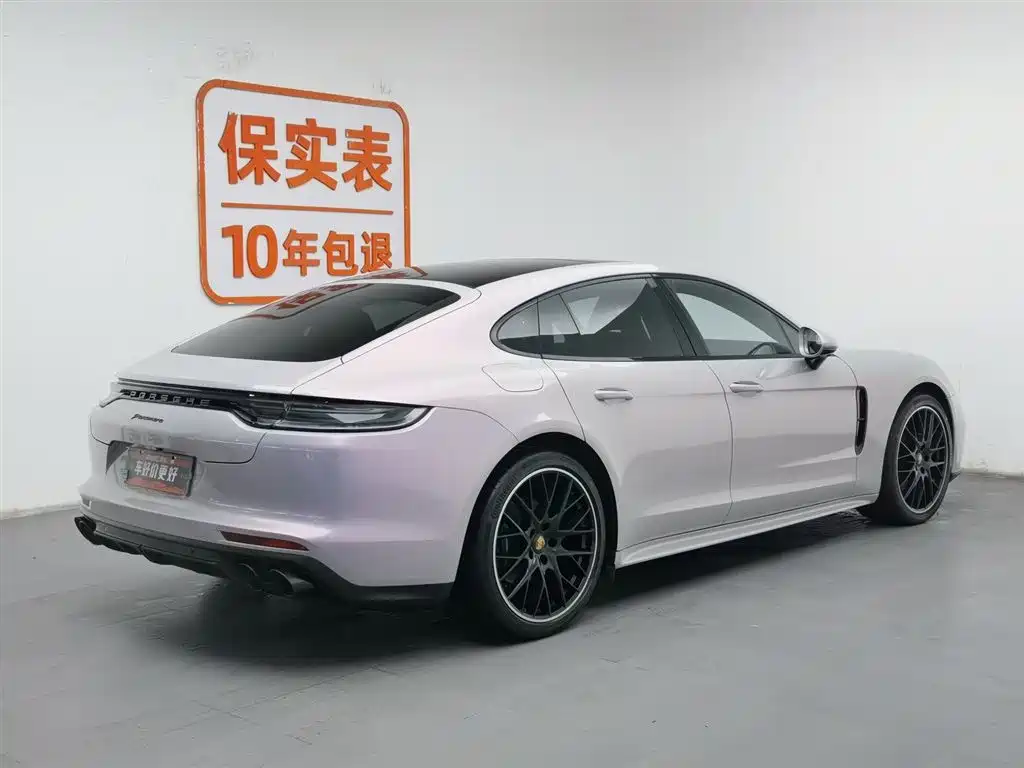 PORSCHE PANAMERA