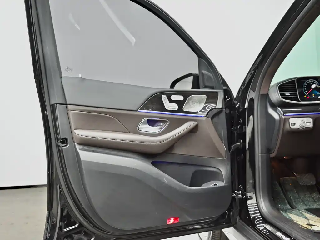 Mercedes-Benz GLE (Import) — миниатюра 19