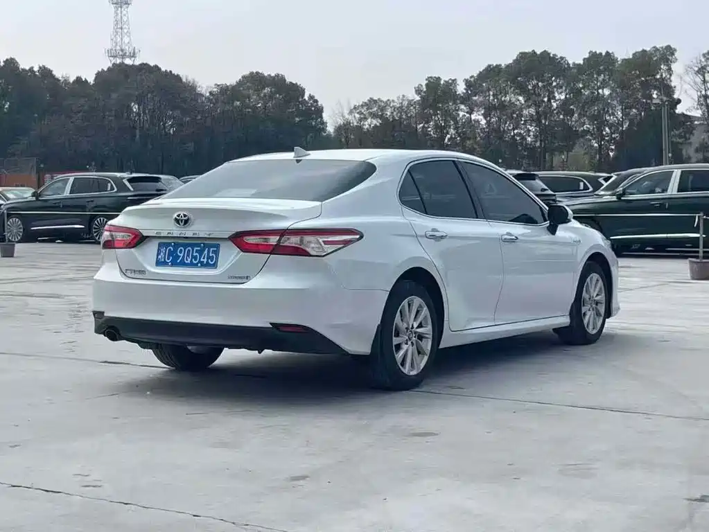 TOYOTA CAMRY