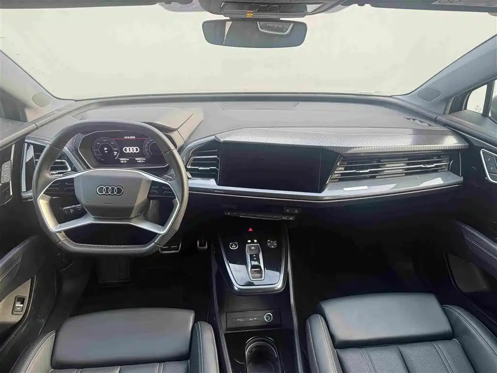 Audi Q4 e-tron — миниатюра 4