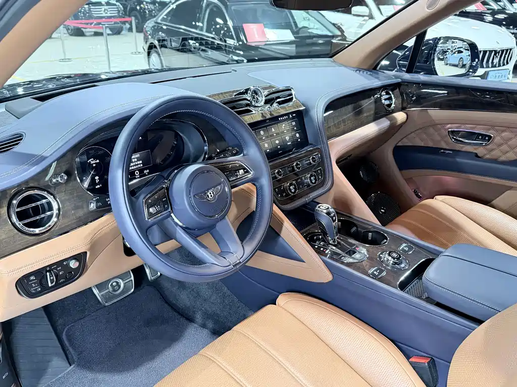 Bentley Bentayga — миниатюра 5