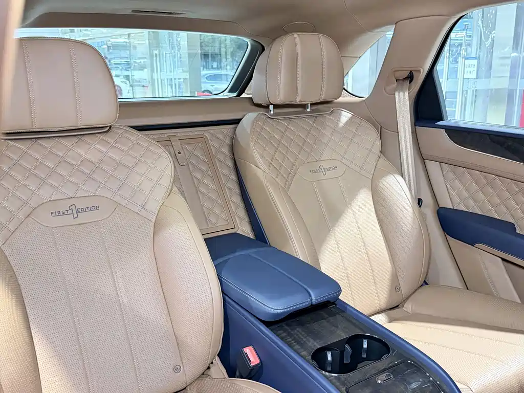 Bentley Bentayga — миниатюра 25