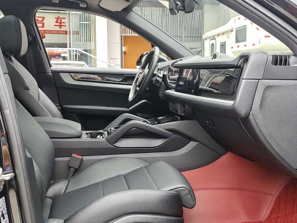 Porsche Cayenne — миниатюра 17