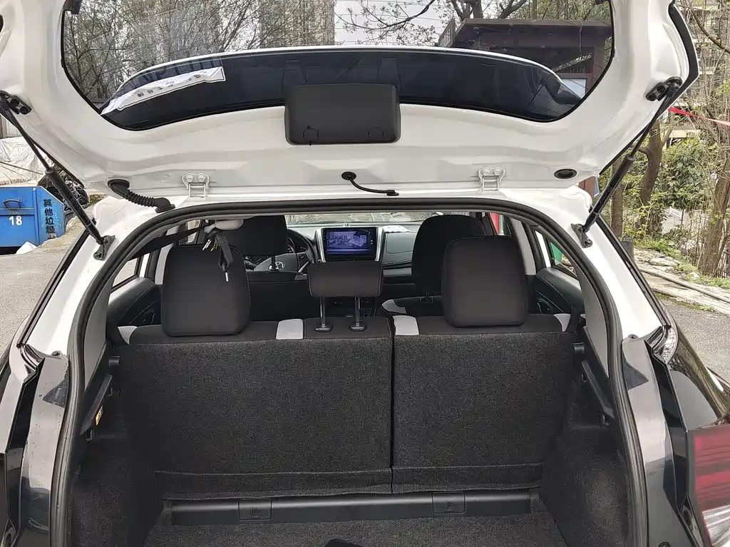 TOYOTA YARIS L ZHIXUAN