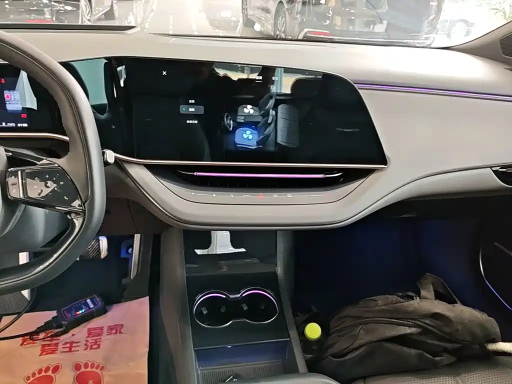 Hongqi Hongqi EH7 — миниатюра 13