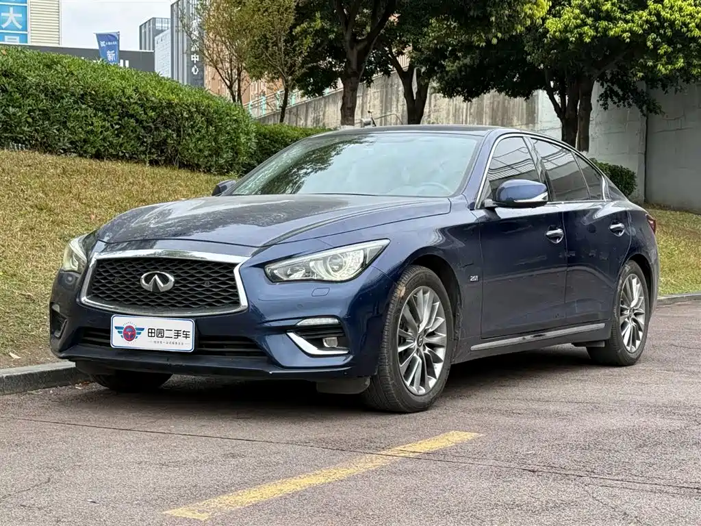 INFINITI Q50L