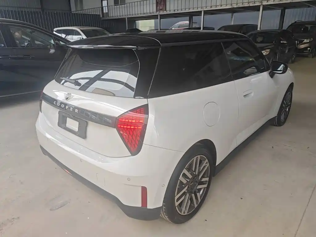MINI MINI COOPER EV — миниатюра 7