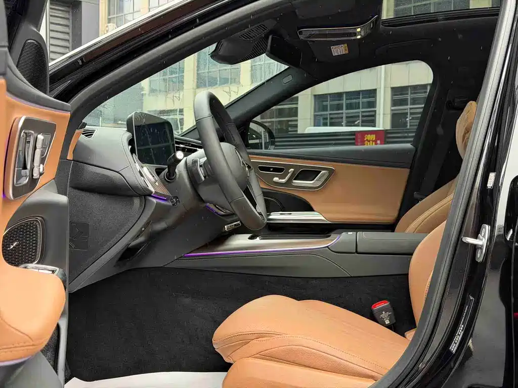 Mercedes-Benz E-Class E 2025 E 300 L Fashion