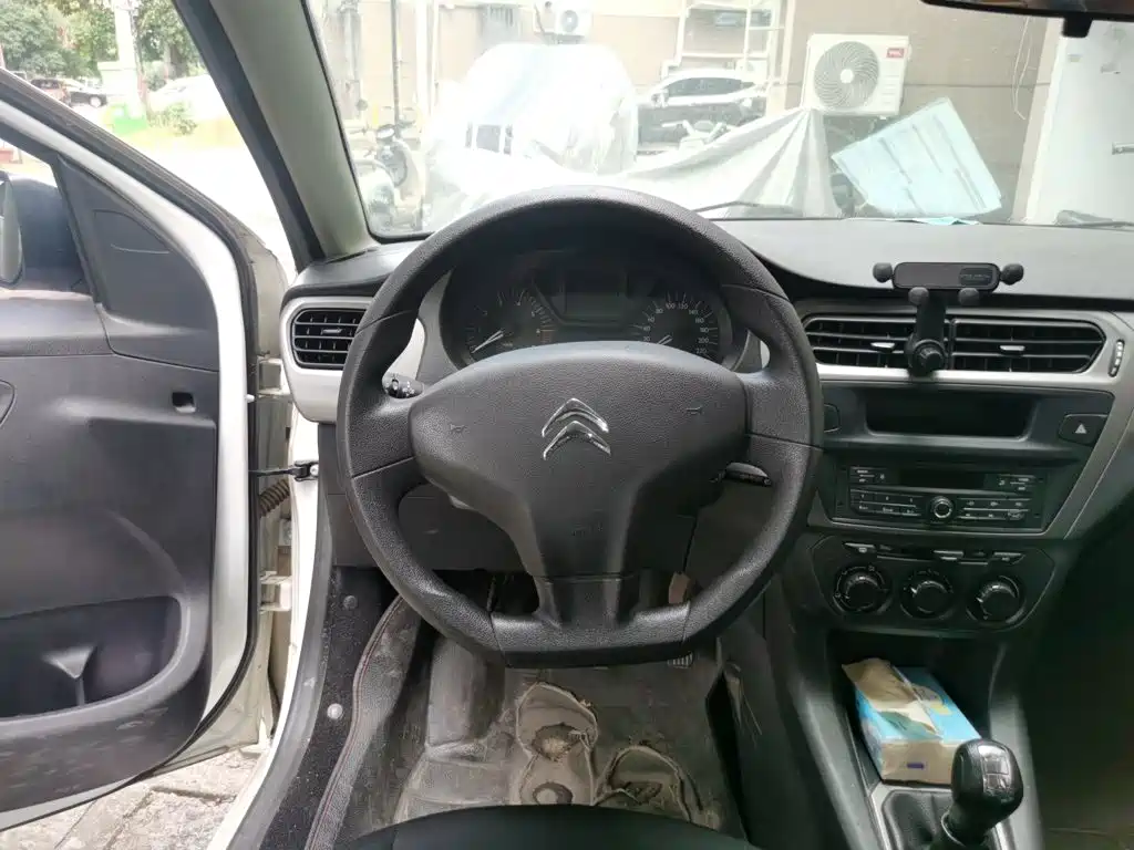 Citroen Elysee — миниатюра 3