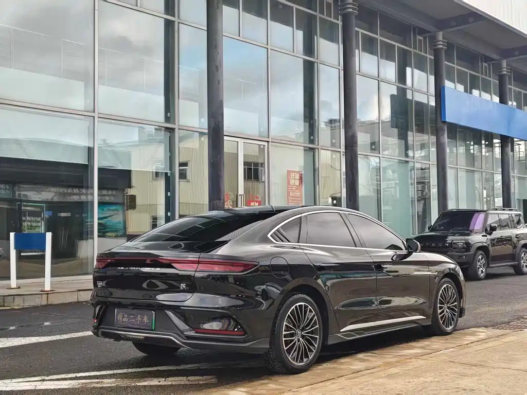 BYD Han 2022 DM-i 121KM