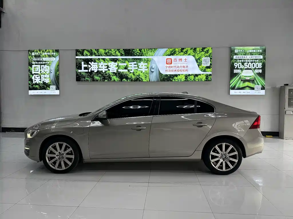 Volvo S60 PHEV — миниатюра 14