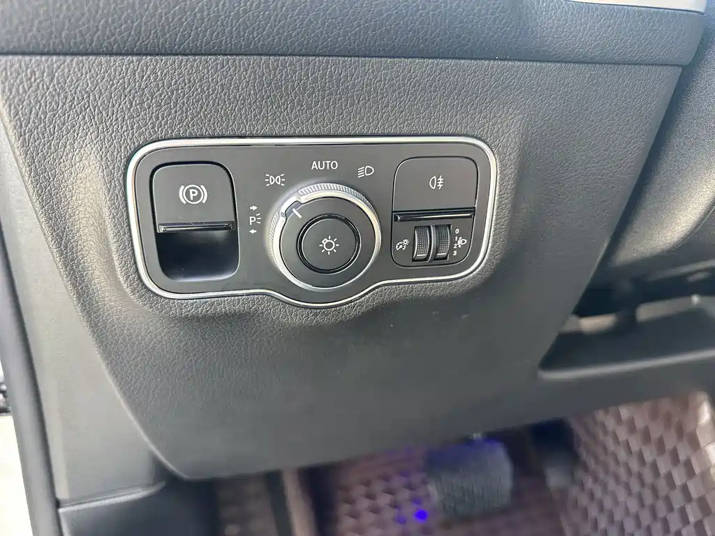 Mercedes-Benz GLB — миниатюра 27