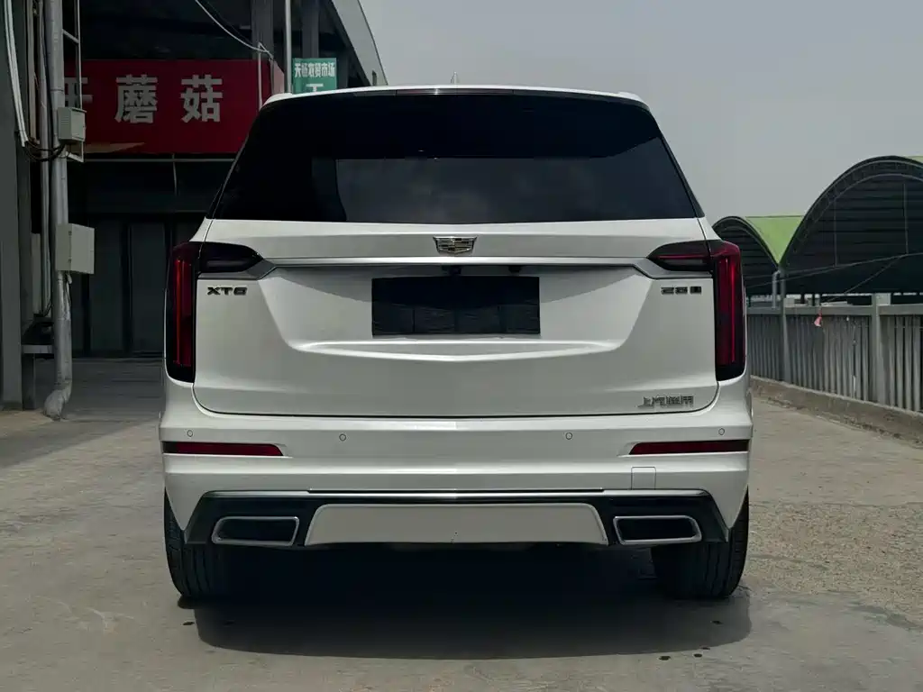 Cadillac XT6 2020 28T мест
