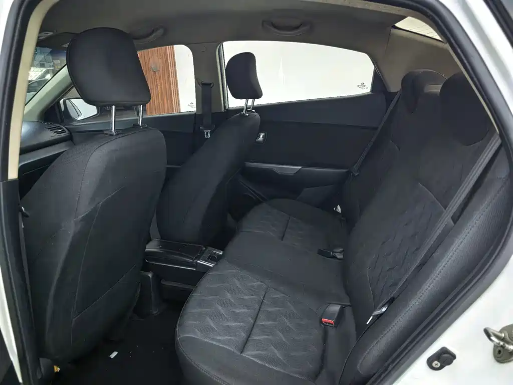 Kia K2 — миниатюра 5