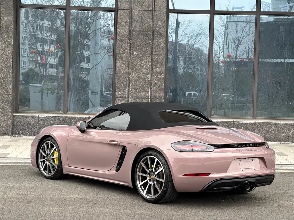 PORSCHE 718