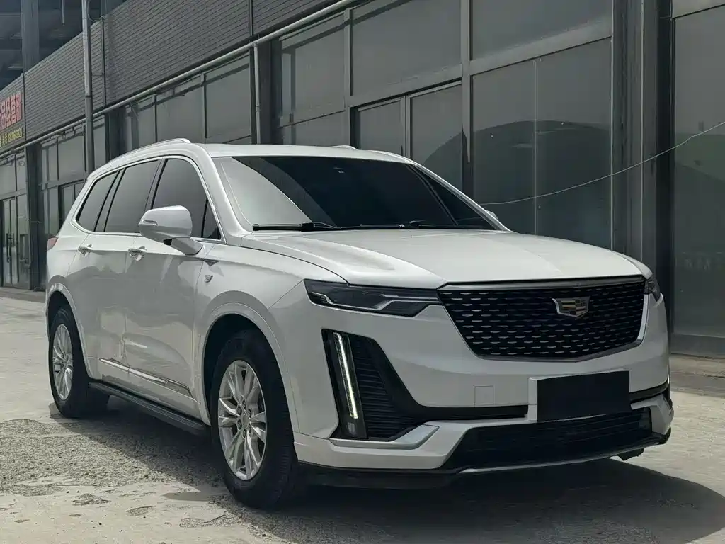 Cadillac XT6 2020 28T мест