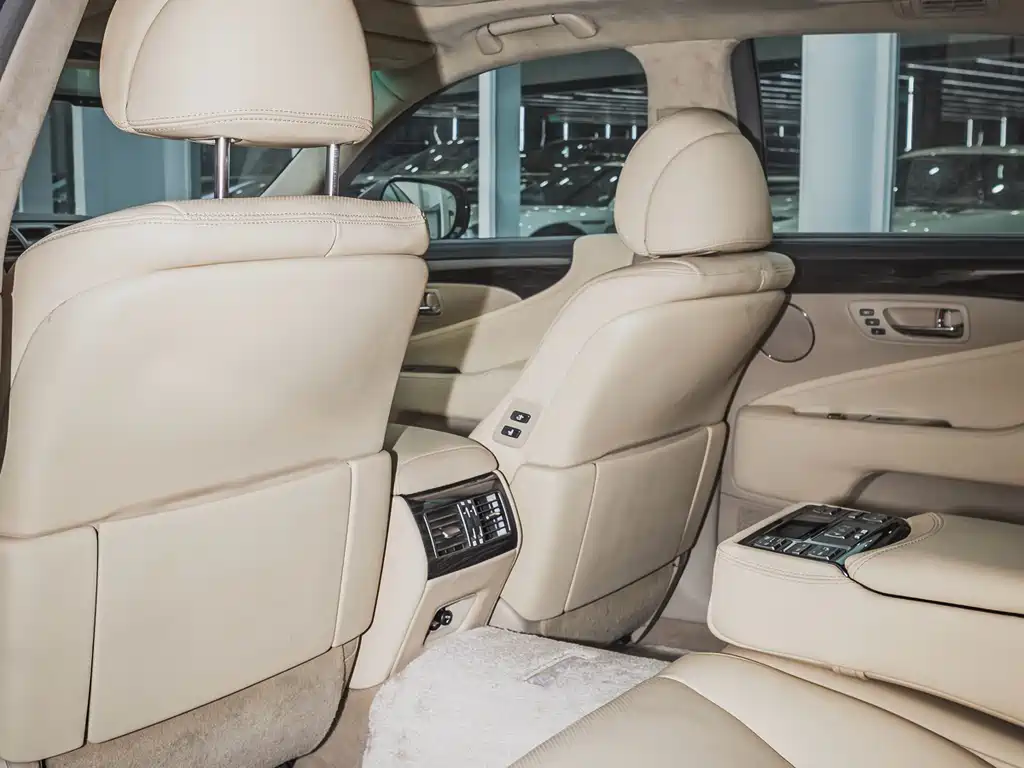 Lexus LS 460L Luxury Edition, фото 6