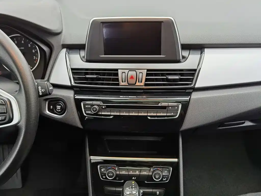 BMW 2 Series Active Tourer — миниатюра 12