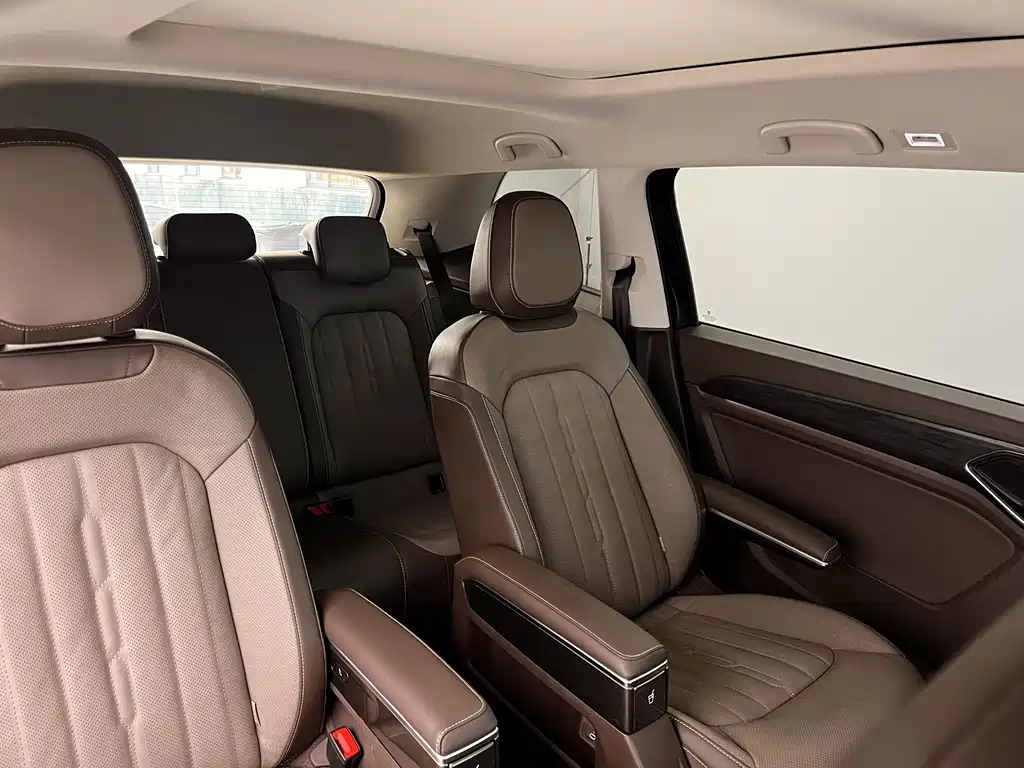 Volkswagen Viloran 2023 380TSI