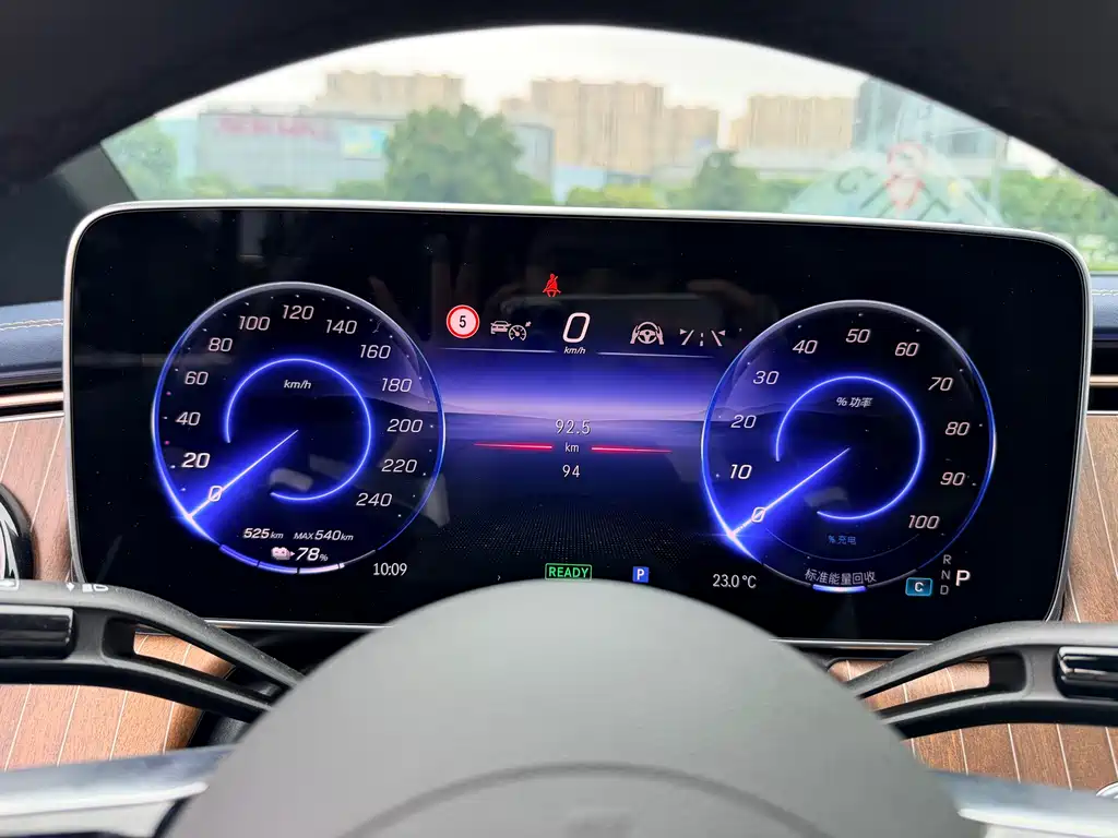 Mercedes-Benz EQE 2025 500 4MATIC Luxury