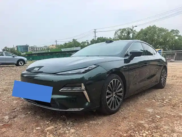 2025 Geely Galaxy Xingyao 8