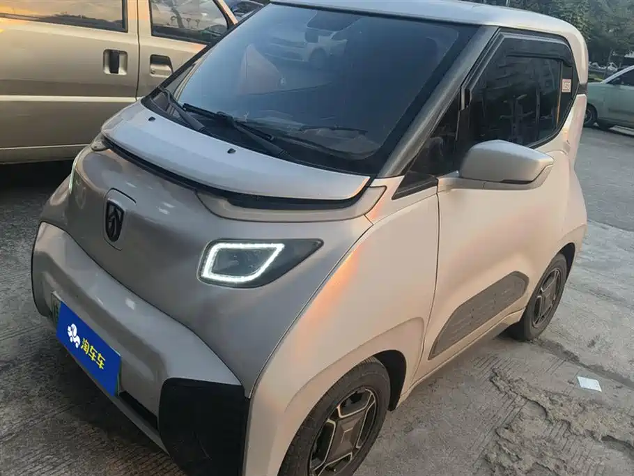 BAOJUN E200