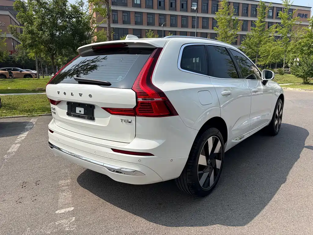 Volvo XC60 2025 Luxury