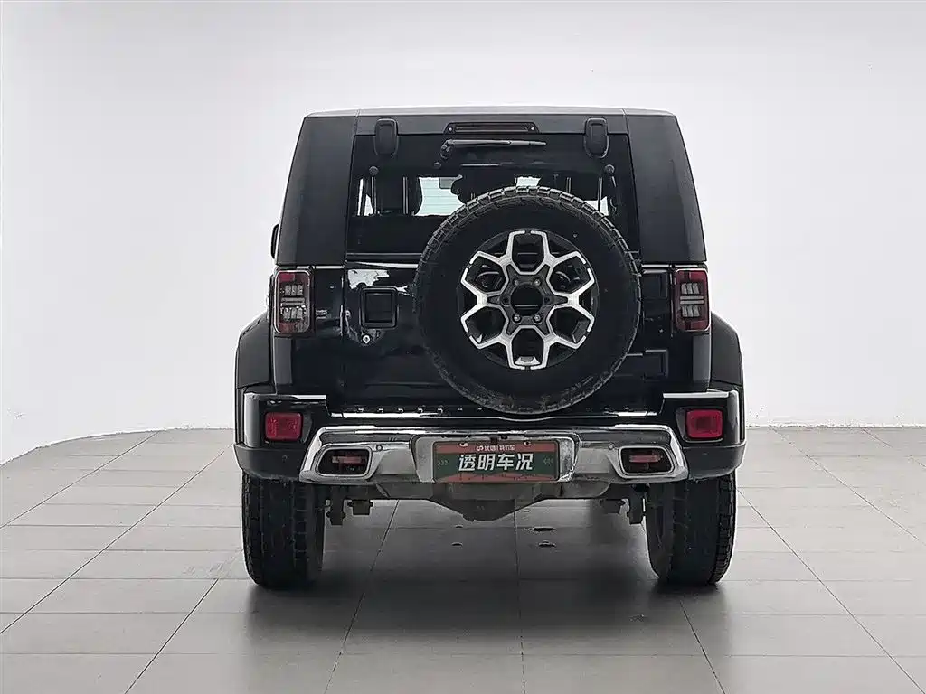 BAIC BJ40 2018 PLUS 2.3T AT Flagship V