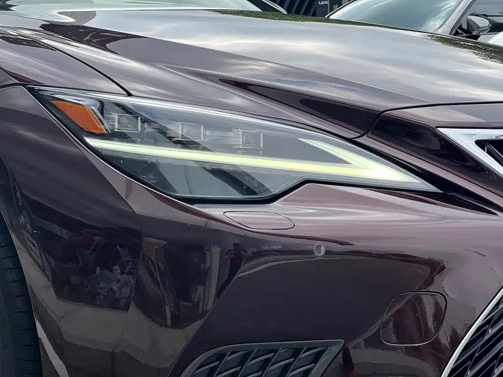 Lexus LS — миниатюра 17