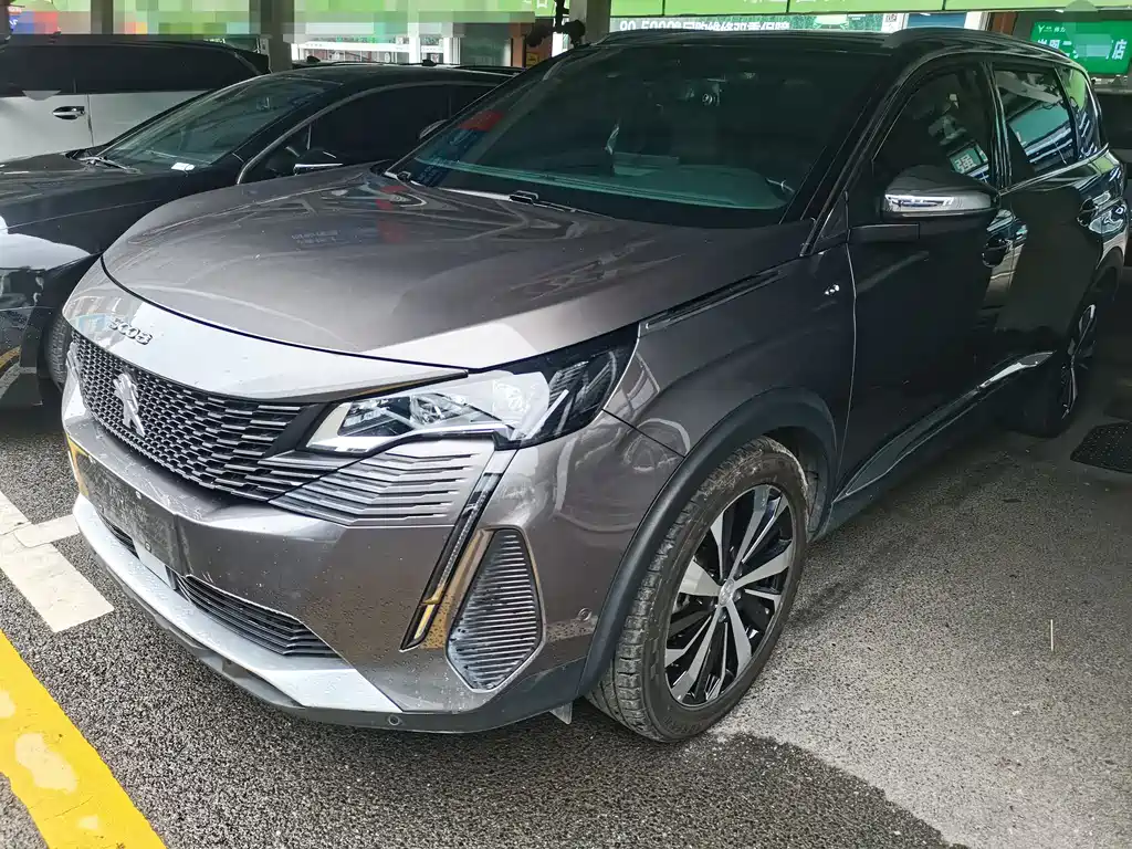 Купить Peugeot 5008