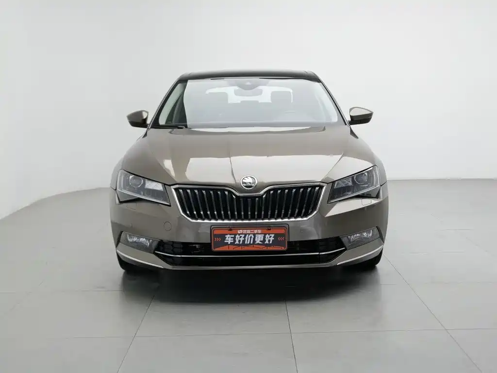 Skoda Superb — миниатюра 3