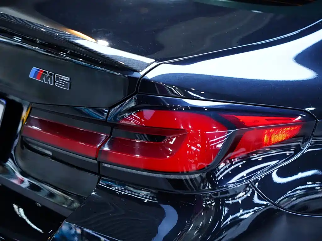 BMW M5 — миниатюра 11